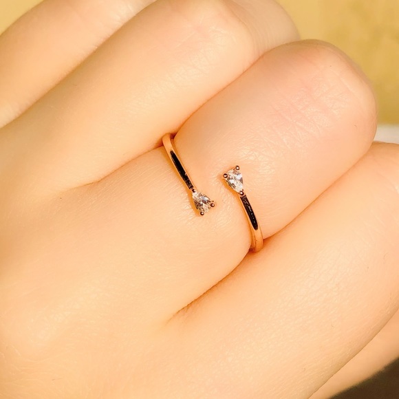 NWOT delicate adjustable crystal ring - Picture 3 of 3